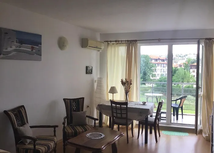 Rose Apartment On The Beach